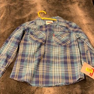 Long sleeve levis shirt